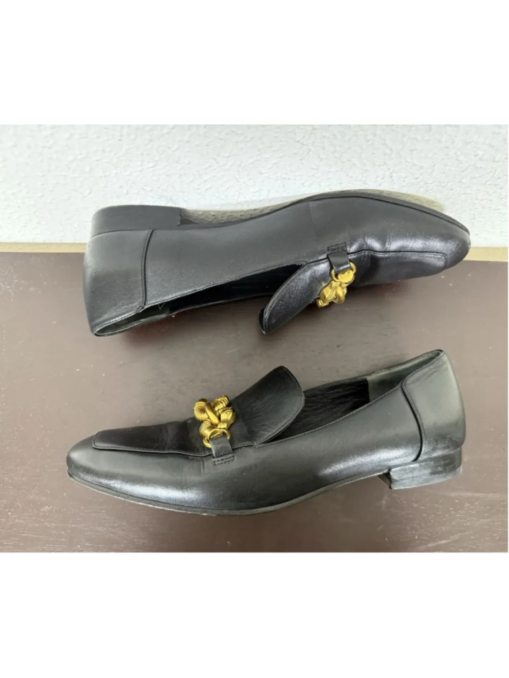 Tory Burch Jessa Loafers Black Leather 7M Luxury Preppy Old Money Horse Head